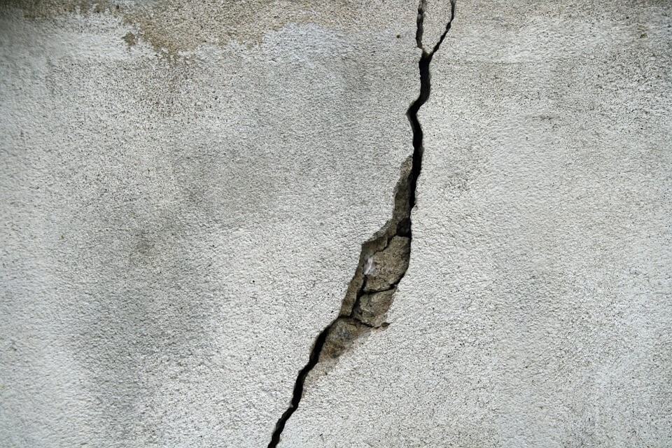 Why cracks are formed in concrete
