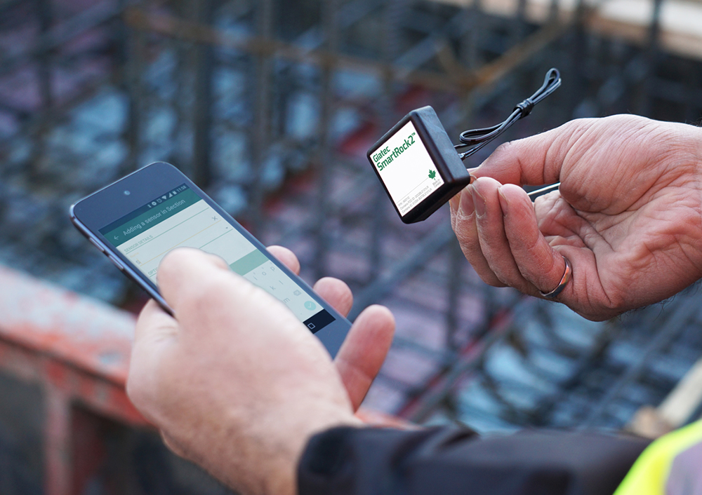 SmartRock2-wireless-concrete-temperature-sensor 1