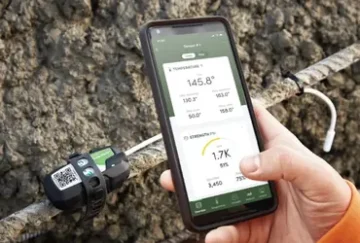 Real time concrete strength monitoring