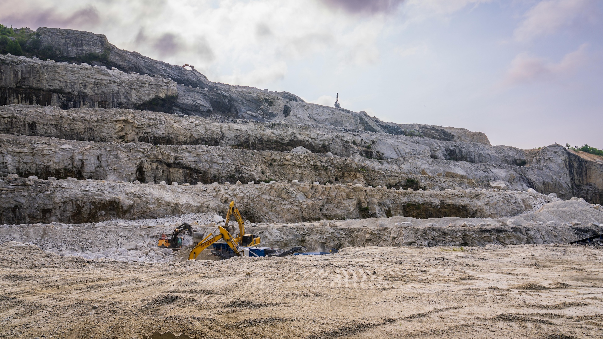 VSI vs. Jaw Crushers: Differences for Concrete Mixes!
