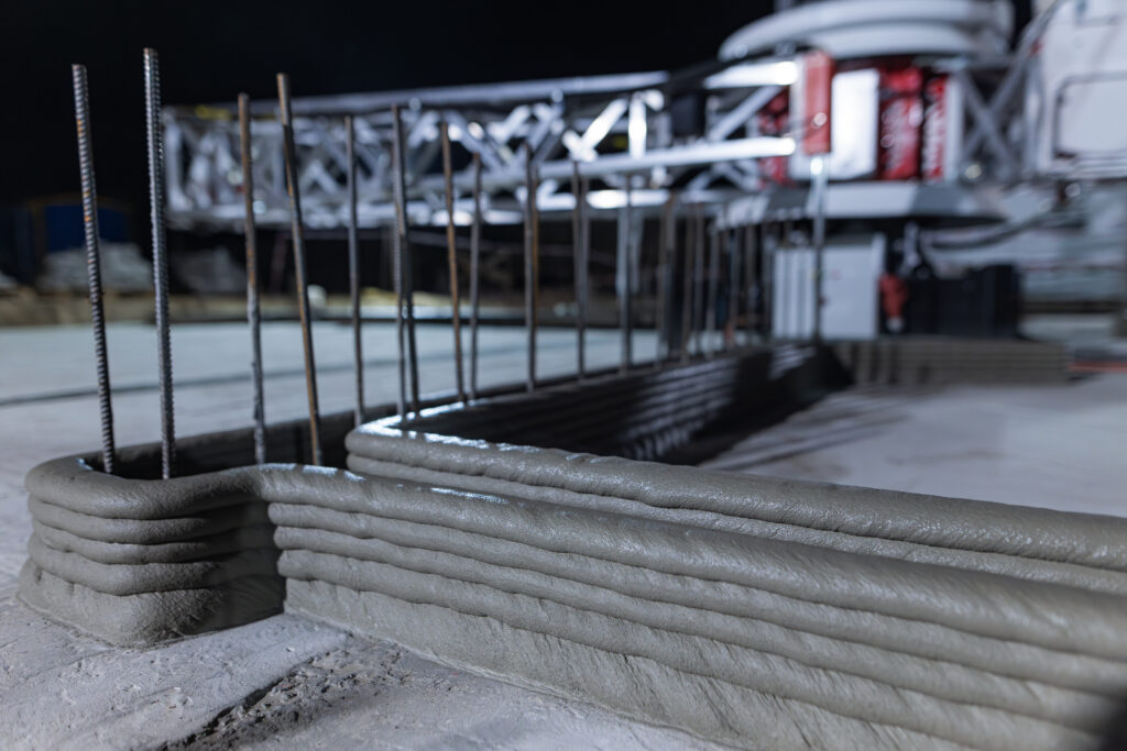 3D concrete printing of walls.