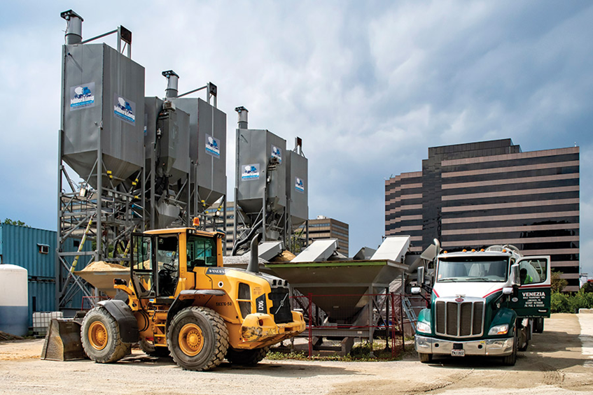 A batch plant near the MetPark site helps lower the concrete’s carbon footprint.
