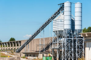 Silos and plant for the production of concrete